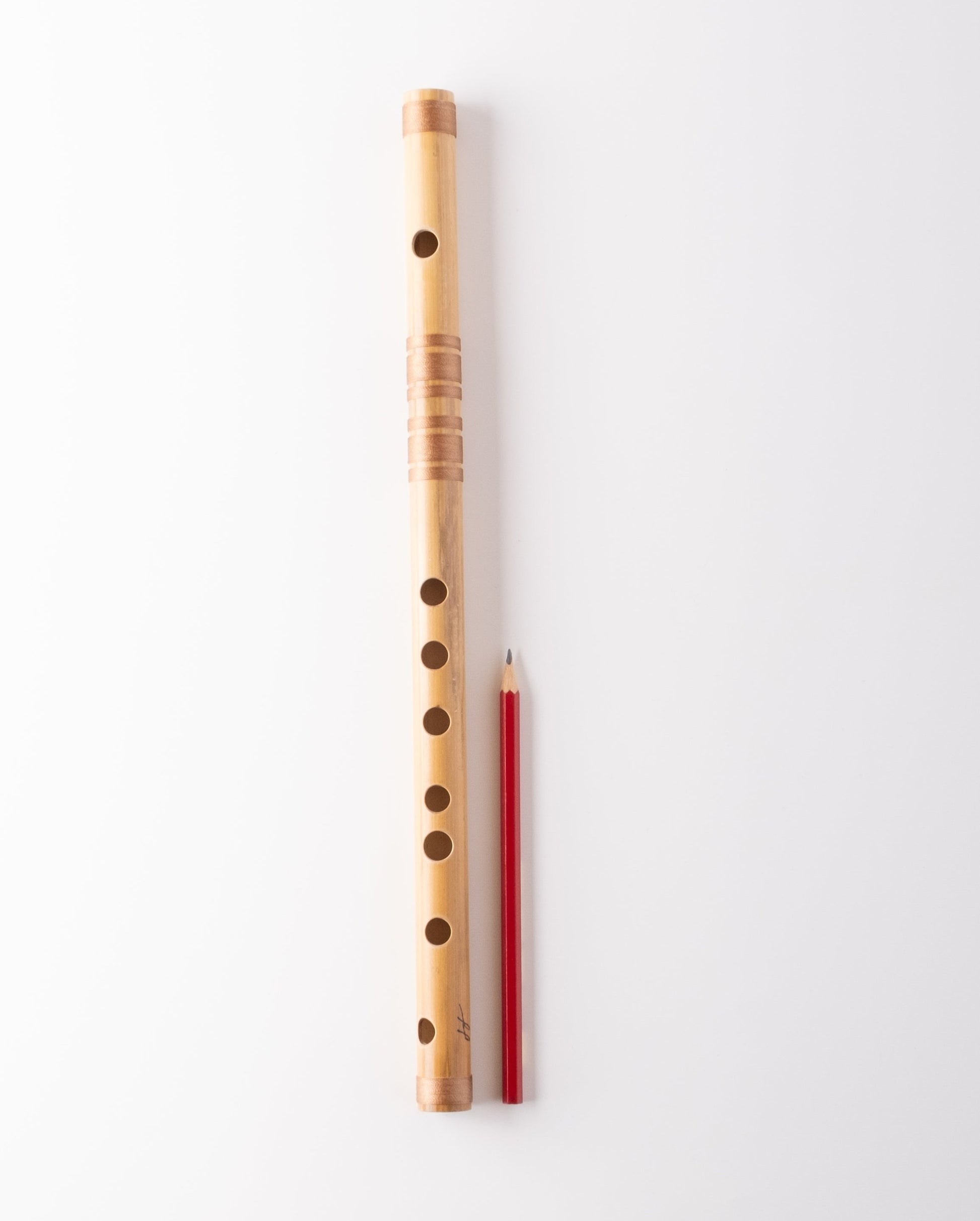 small E scale bansuri